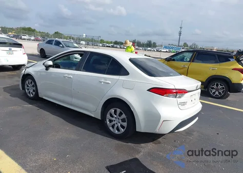 2021 Toyota Corolla Le z USA, uszkodzony, nr VIN 5YFEPMAE3MP194585